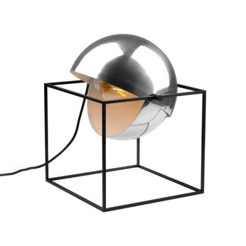 El Cubo bordlampe med kugleskærm i krom