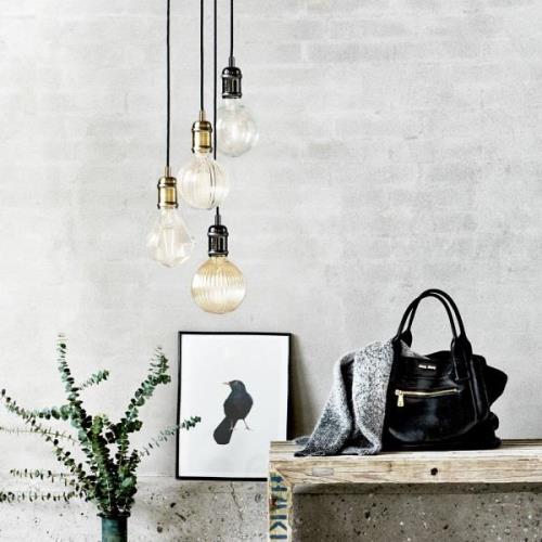 Avra - minimalistisk hængelampe i messing