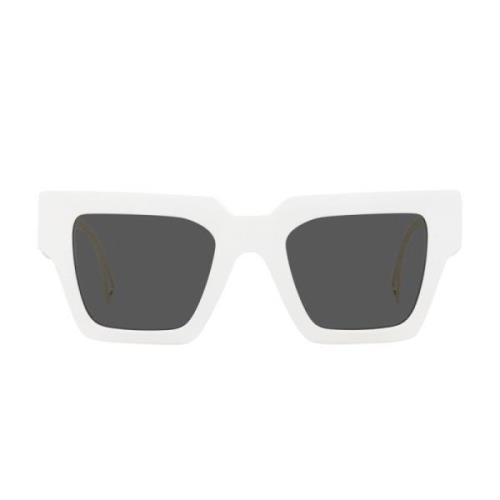 Firkantede solbriller med mørkegrå linse og hvidt stel