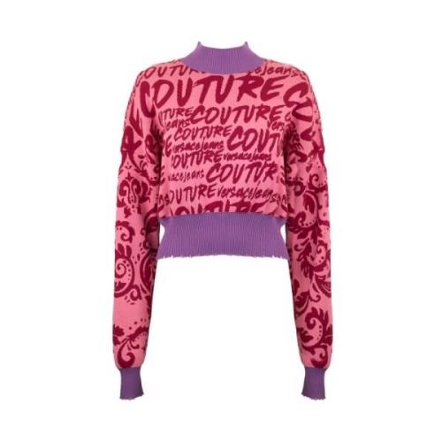 Højhalset lyserød sweater med all over bogstavtryk - S