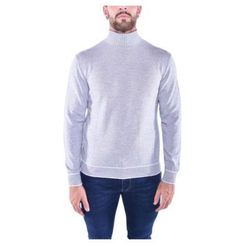 Broderet turtleneck sweater