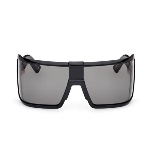 Sorte solbriller med wraparound-design