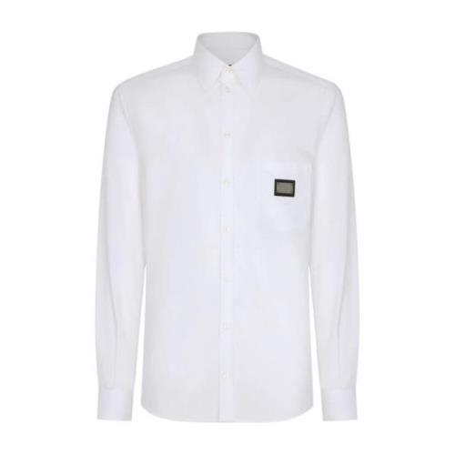 Hvide skjorter med metallogo
