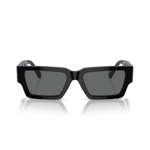 Rektangulære solbriller med mørkegrå linse og blank sort stel