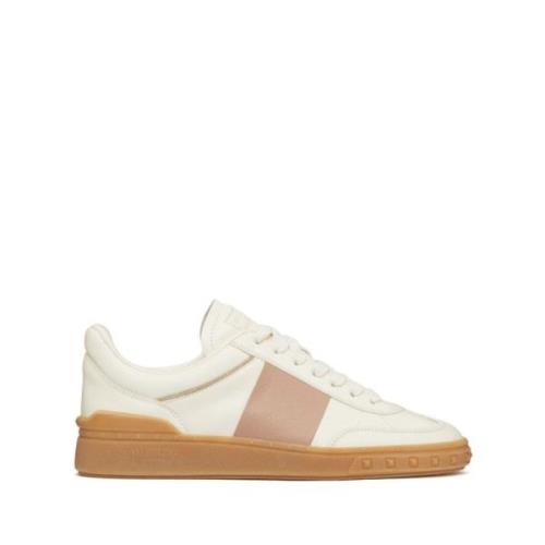 Ivory Low-Top Sneakers med nitter