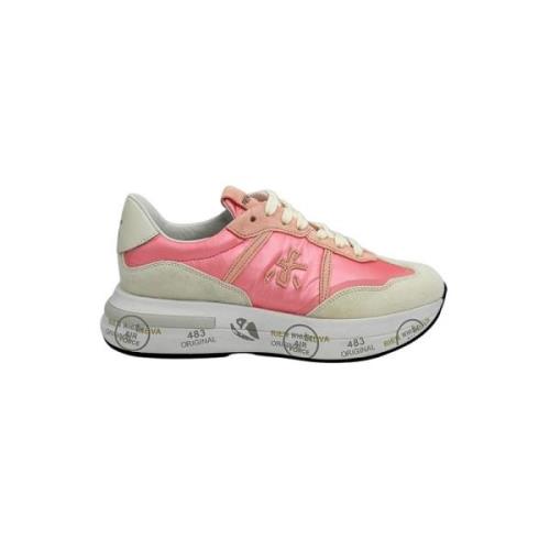 Cassie Rosa Sneaker