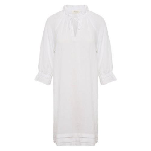 Stilfuld hvid kjole til daglig brug
