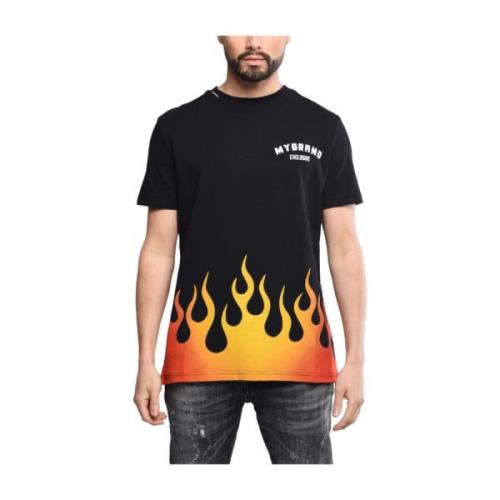 Sort T-shirt med ildmotiv