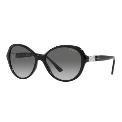 Moderne solbriller med røgfarvede linser