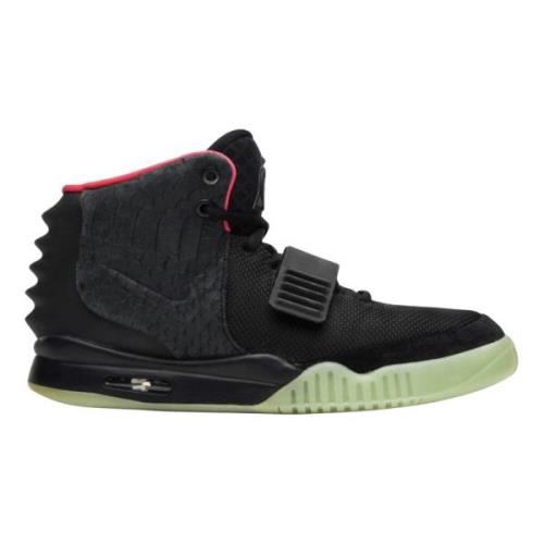 Solar Red Yeezy 2 Limited Edition