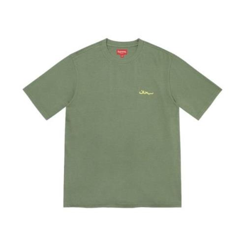 Begrænset udgave Arabisk Logo Tee Olive