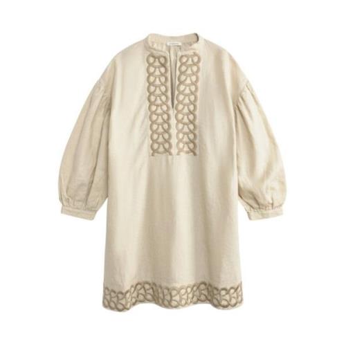 Boheme Linned Kjole med Vintage Broderi