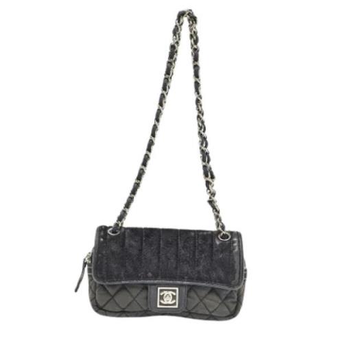 Pre-owned nylon chanel-tasker