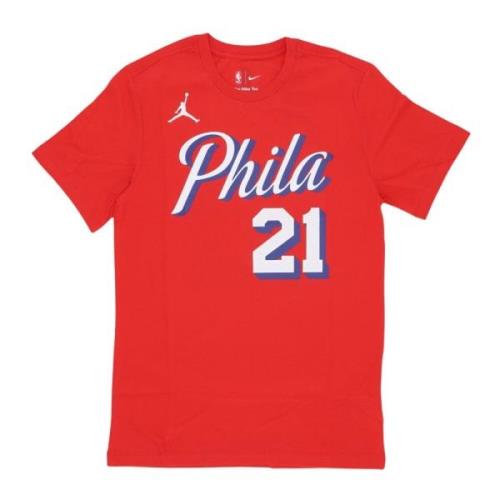 NBA Statement Edition Embiid Tee Rød