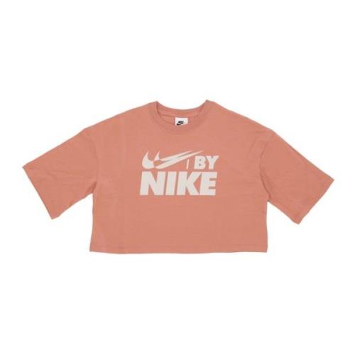 Sportswear Swoosh Logo Crop Tee