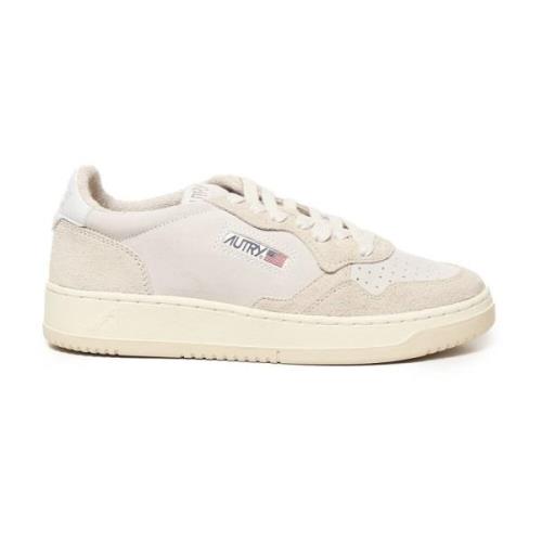 Beige Sneakers i ko-læder med snørebånd