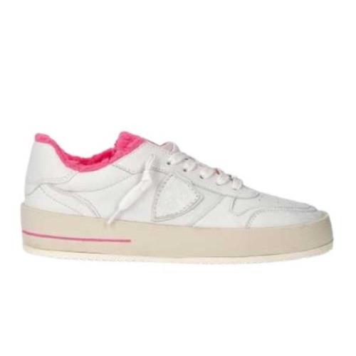 Hvide lave top sneakers med pink pels