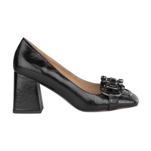 Pyntet stigbøjle pumps