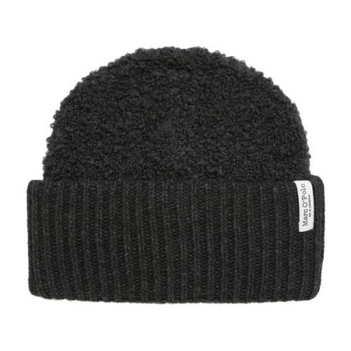 Bouclé hat