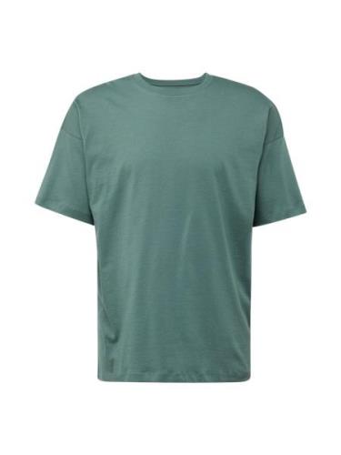 WESTMARK LONDON Bluser & t-shirts 'Essentials'  mørkegrøn