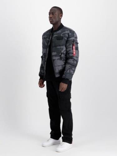 ALPHA INDUSTRIES Overgangsjakke 'Camo'  grå / rød / sort