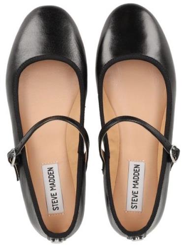 STEVE MADDEN Ballerinasko med rem 'Vinetta'  sort