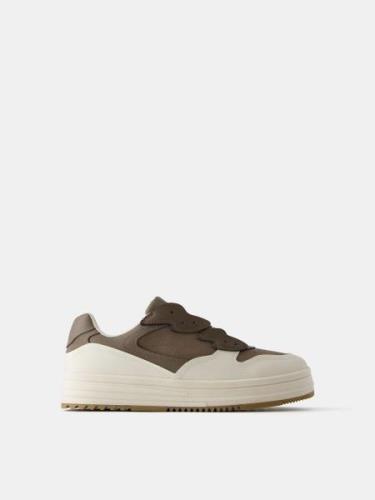 Bershka Sneaker low  ecru / choko / umbra