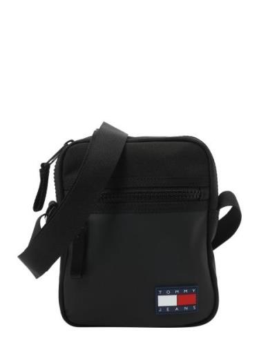 Tommy Jeans Skuldertaske 'FRESHMAN'  sort