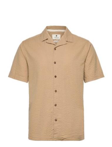 Akleo S/S Seersucker Shirt Anerkjendt Beige