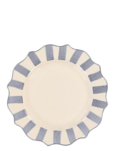 Lilac Scalloped Breakfast Plate Anna + Nina Purple