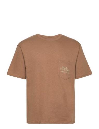 Mfgd Pocket Tee Zen Running Club Brown