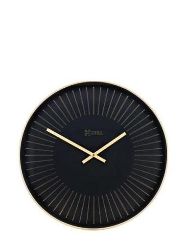 Wall Clock Still Black