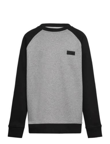 By Core Basic Raglan Crew VANS Grey