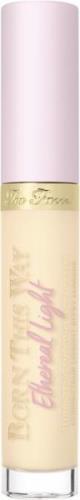 Too Faced Born This Way Ethereal Light Concealer 5 ml - Flydende hos M...