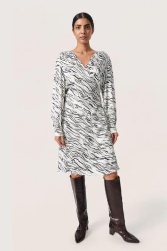 Soaked in Luxury Slvinka Wrap Dress Studio Kvinde White And Black Wave...