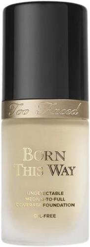 Too Faced Born This Way Foundation 30 ml - Flydende hos Magasin