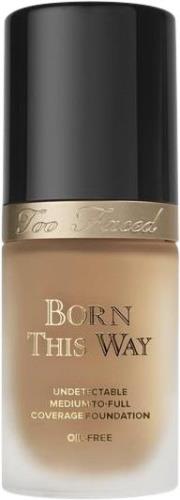 Too Faced Born This Way Foundation 30 ml - Flydende hos Magasin