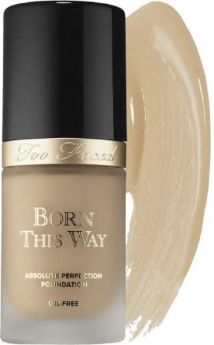 Too Faced Born This Way Foundation 30 ml - Flydende hos Magasin