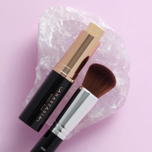 Anastasia Beverly Hills Domed Kabuki Brush #A30 - Ansigtsmakeup hos Ma...