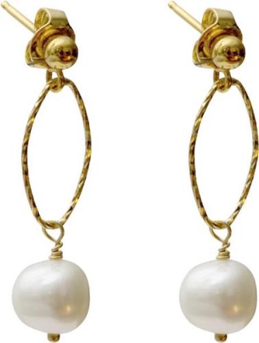 BeChristensen Gina Pearl Earrings Gold 3 cm - Ørestikker hos Magasin