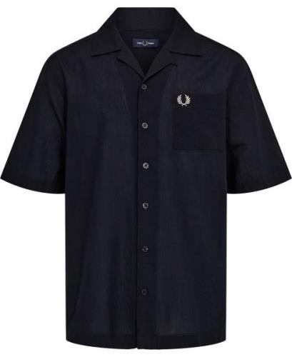 Fred Perry M7762 Mand Blå Kortærmede Skjorter Str L - hos Magasin