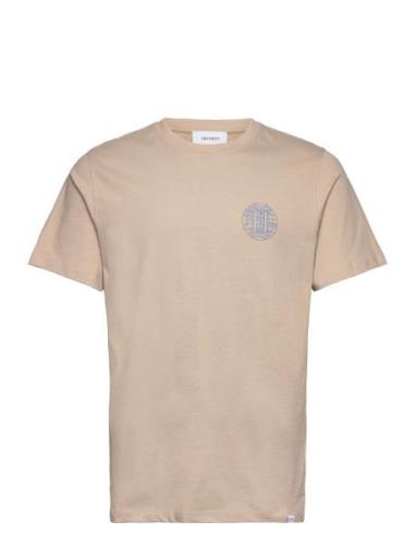 Globe T-Shirt Tops T-Kortærmet Skjorte Beige Les Deux