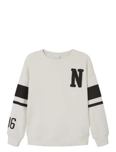 Nkmderuas Ls Nreg Swe Unb Tops Sweatshirts & Hoodies Sweatshirts White...