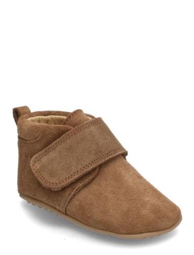 Beginners™ Velcro Slippers Hjemmesko Brown Pom Pom