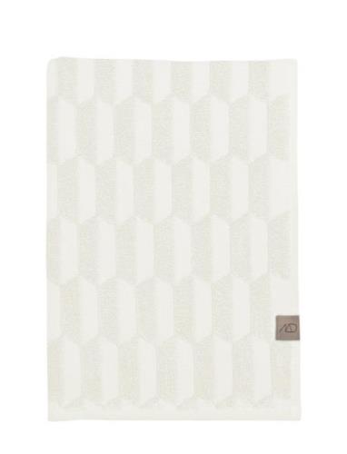 Geo Towel Home Textiles Bathroom Textiles Towels & Bath Towels Guest T...