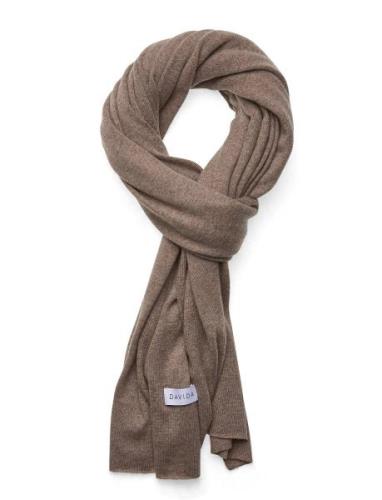 Big Classic Scarf Tørklæde Beige Davida Cashmere