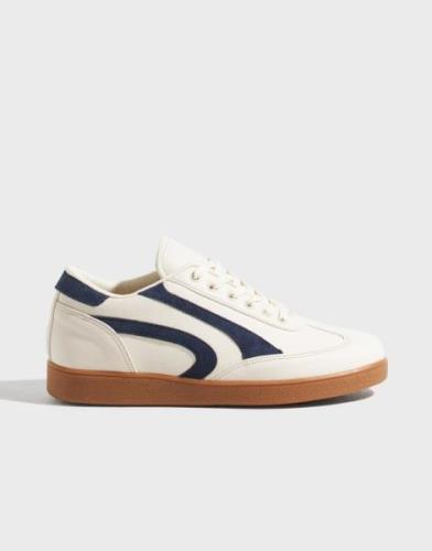 Nelly - Hvid - Flat Sneaker