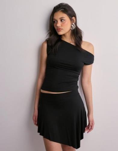 Nelly - Sort - Lovely Asymmetric Skirt