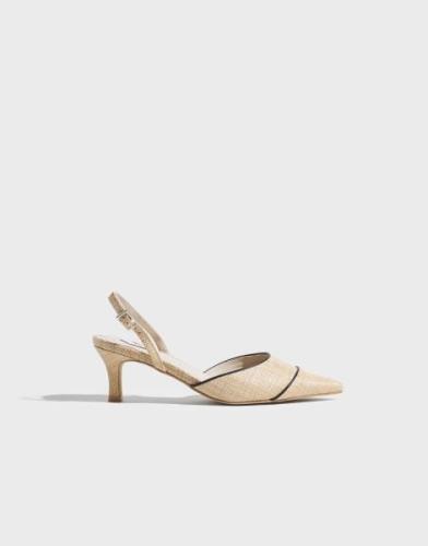 Nelly - Beige - Contrast Pointy Pump