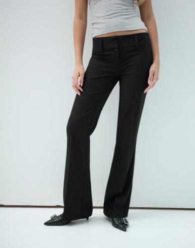 Nelly - Sort - Super Low Waist Flare Suit Pant